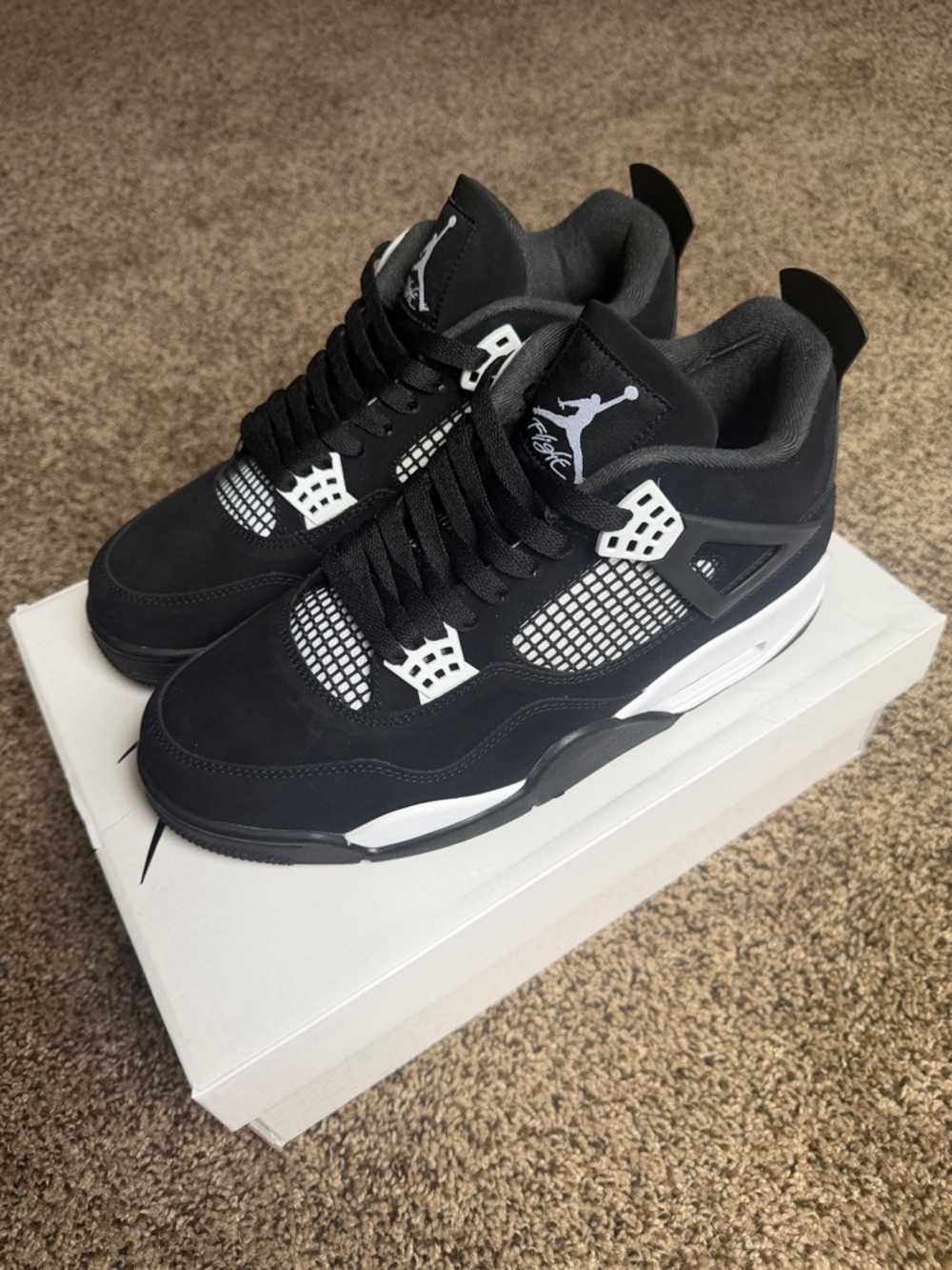 Jordan 4 black thunder Size 10